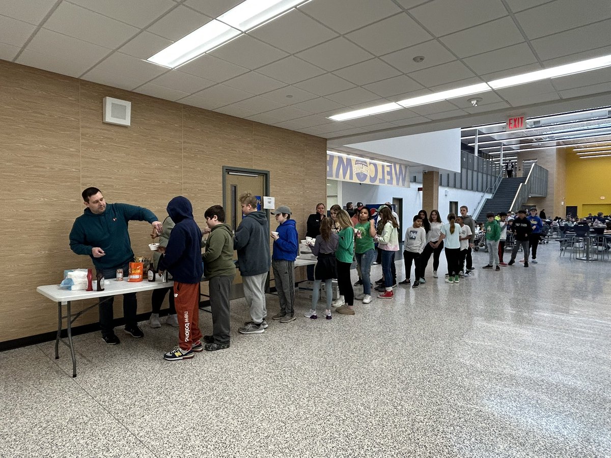 WoodhallPhysEd's tweet photo. MFMS celebrated 3rd Quarter with an ice cream social during lunch! We have a lot of awesome students who got a bowl of Krekel’s custard for all their hard work! Big THANKS to Chad Krekel and his new Forsyth store for donating ALL of the reward! #mtfproud https://t.co/KipZbBJTzE