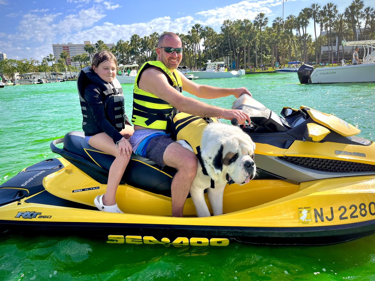 ChadKMills's tweet photo. Happy St. Patrick’s Day. 🍀
But let’s be honest… St. Bernard’s Day is cooler. 🐶🕶️
@abcactionnews #riverogreenfest #tampa #green #stpaddysday #StPatrickDay #StPatricksDay2023 https://t.co/JCsqtT72a2