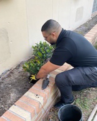 HHCH (@hishousemiami) on Twitter photo Thankful for the volunteers from Mandarin Oriental, who assisted us this week with some of their gardening skills to beautify our administration building. 🙏✨❤️
#hishousechildrenshome #fostercare #fosterchildren #fosterhome #fostering #serviceproject #volunteers <a href="/MO_MIAMI/">Mandarin Oriental</a> Thankful for the volunteers from Mandarin Oriental, who assisted us this week with some of their gardening skills to beautify our administration building. 🙏✨❤️
#hishousechildrenshome #fostercare #fosterchildren #fosterhome #fostering #serviceproject #volunteers <a href="/MO_MIAMI/">Mandarin Oriental</a>