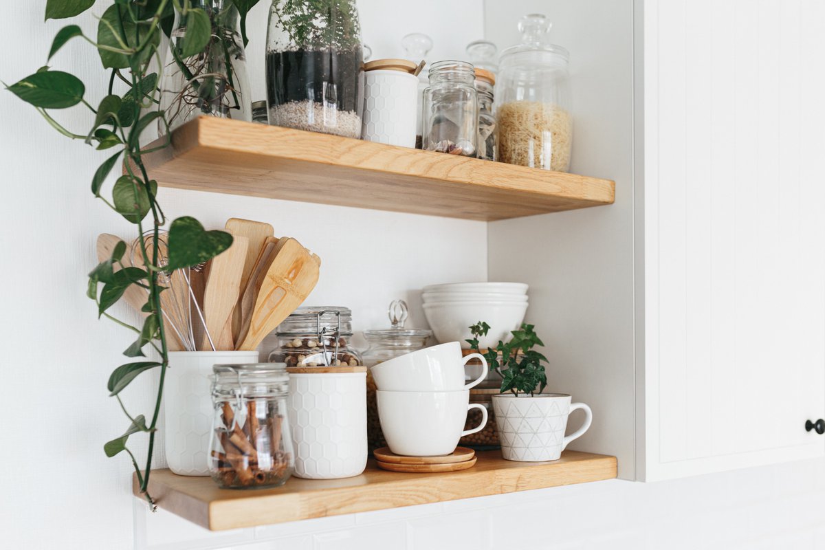 HofinaShop's tweet photo. "At Hofina, we take pride in producing high-quality wooden shelves that bring both style and functionality to any space. Elevate your home today!" #HandcraftedWoodArts #homedesign #handmadegifts #handmadefurniture #customsizeshelf https://t.co/f8Z72QJ95U