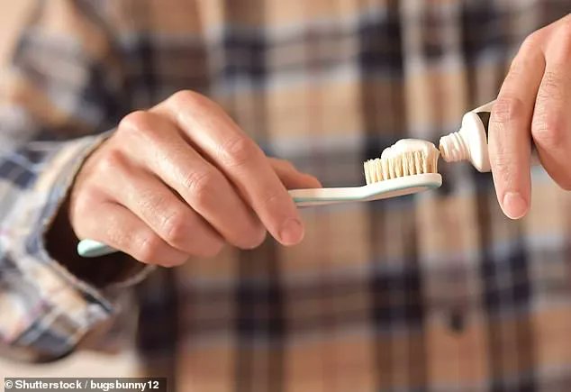 SurreyEndo's tweet image. Spring cleaning? Don't forget about your teeth! Be sure to take your time, brush at all angles (including the back of your teeth), and clean your tongue to remove bacteria and freshen your breath 🪥 #yvr #spring #teethtips