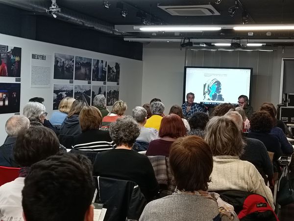 "L'ecologisme té problemes per conscienciar sobre l'emergència climàtica"
Anna Pérez, ecofeminista. Membre de <a href="/RebExtGramenet/">Rebel·lió o Extinció Gramenet</a>.
3ª sessió XIII curs Filosofia Pau
Dilluns, 20, 19h
C. Cívic Riu, c. Lluis Companys 9

<a href="/scgramenet/">Aj. Sta. Coloma Gram</a> <a href="/JaneNuriaC/">Núria Jané</a> <a href="/JRxime/">Josep Ramon Giménez</a> <a href="/GarciaBalana/">Ester Garcia Balañà</a> @Lafede_cat