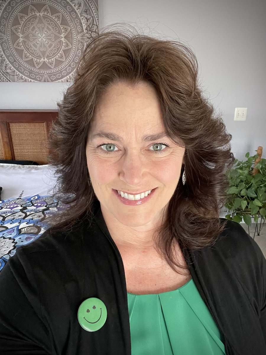 tracy_woods_'s tweet photo. A little Irish spring makeover today. ๐๐ผ๐ #irishforaday #scottishforlife #HappyStPatricksDay https://t.co/5kQswcgkTK