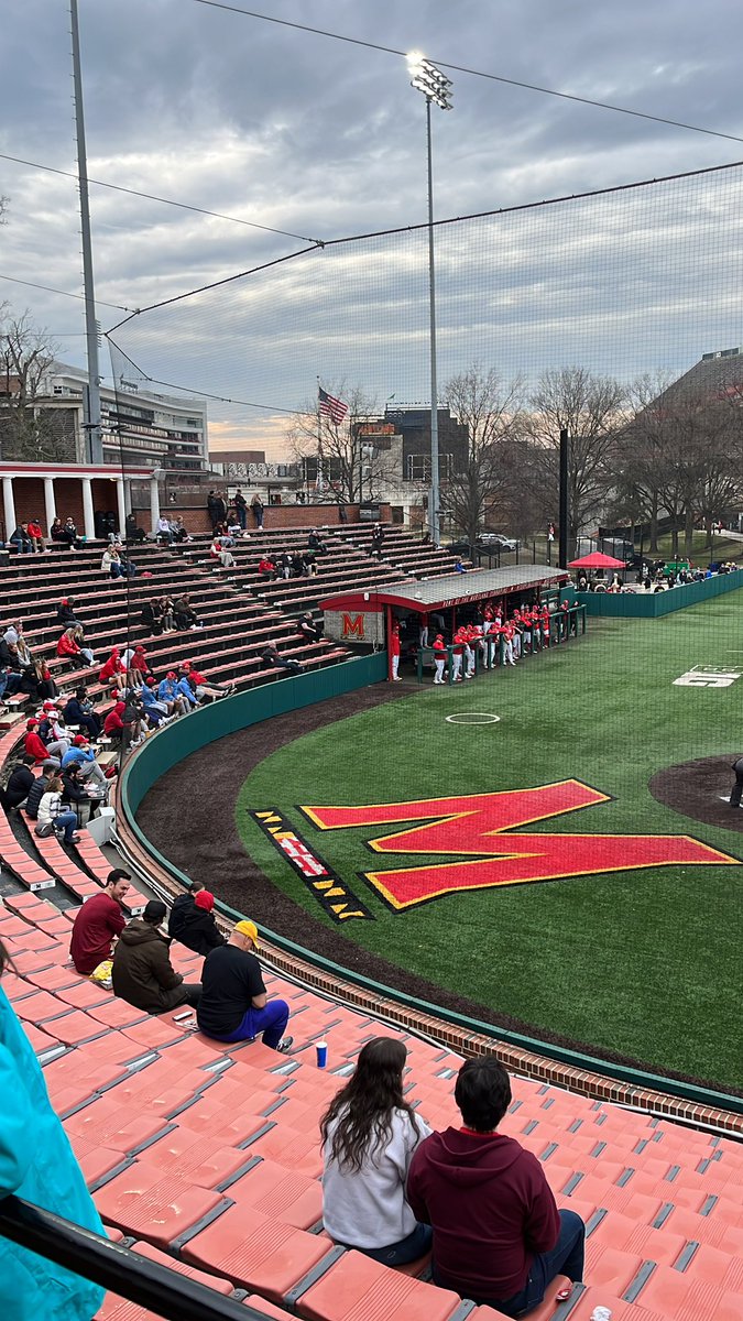 Terps lead the Danes in the Top of the 6th inning! Savacool is still on the bump for pitch #76

Maryland: 3
UAlbany: 0

#MarylandBaseball⚾️