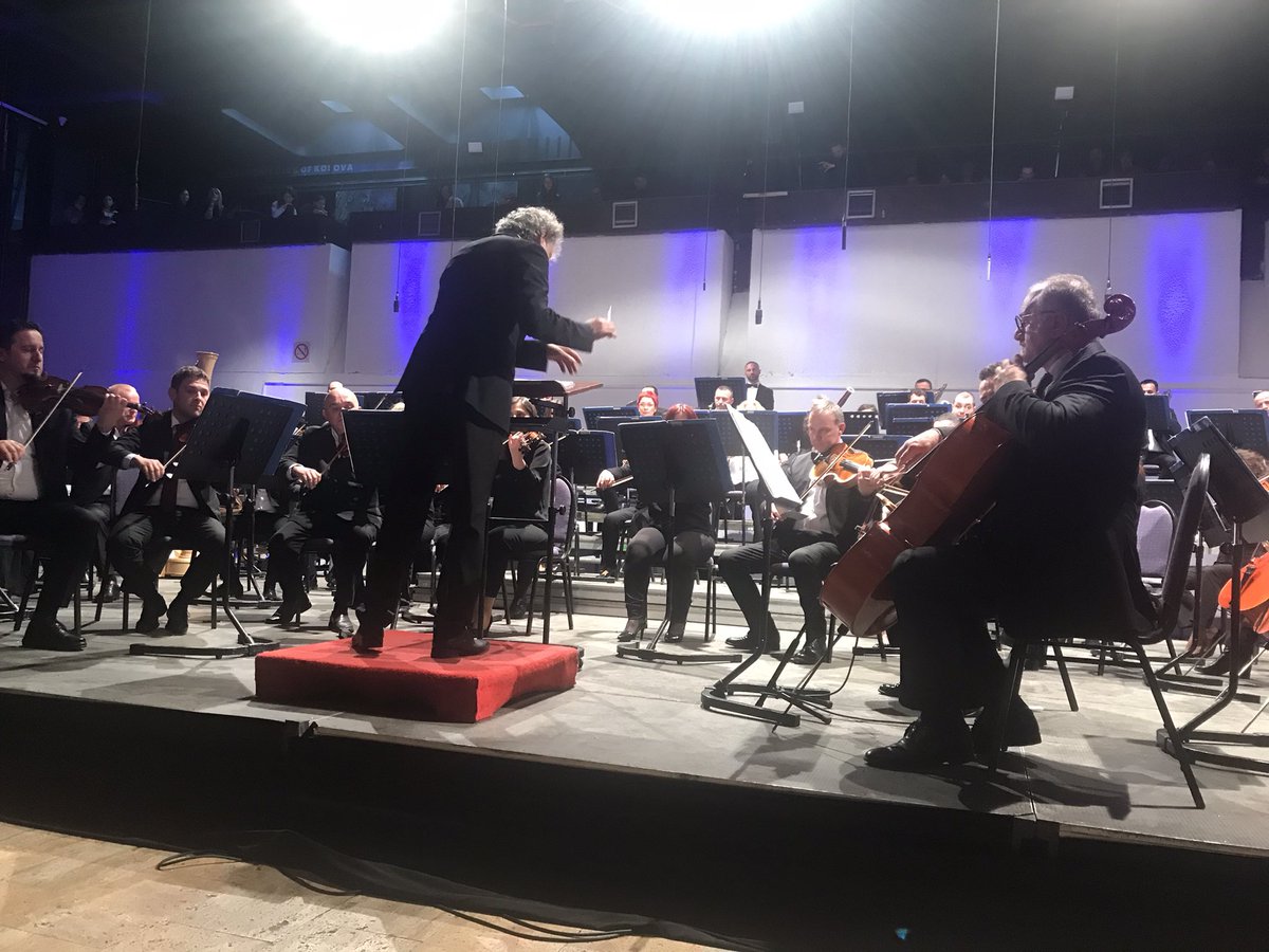 Très beau concert en hommage à Rexho Mulliqui sous la conduite du chef 🇫🇷🇨🇭 de réputation internationale <a href="/antoinemarguier/">Antoine Marguier</a>. Pristina cœur battant de la culture. Merci à <a href="/dardanoka/">Dardan Noka</a> pour votre fantastique travail.