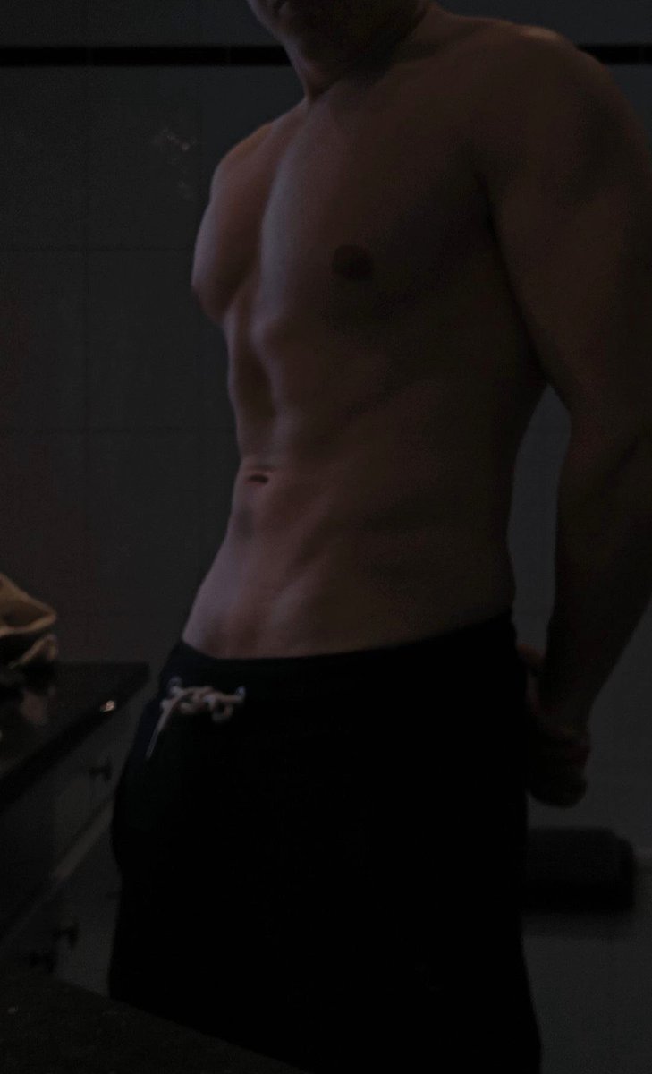 SwithyNSFW's tweet photo. Need someone to hold me rn
↻ + ♡ to be moots <3
#nsfwtwt https://t.co/kf6kLIbL2G