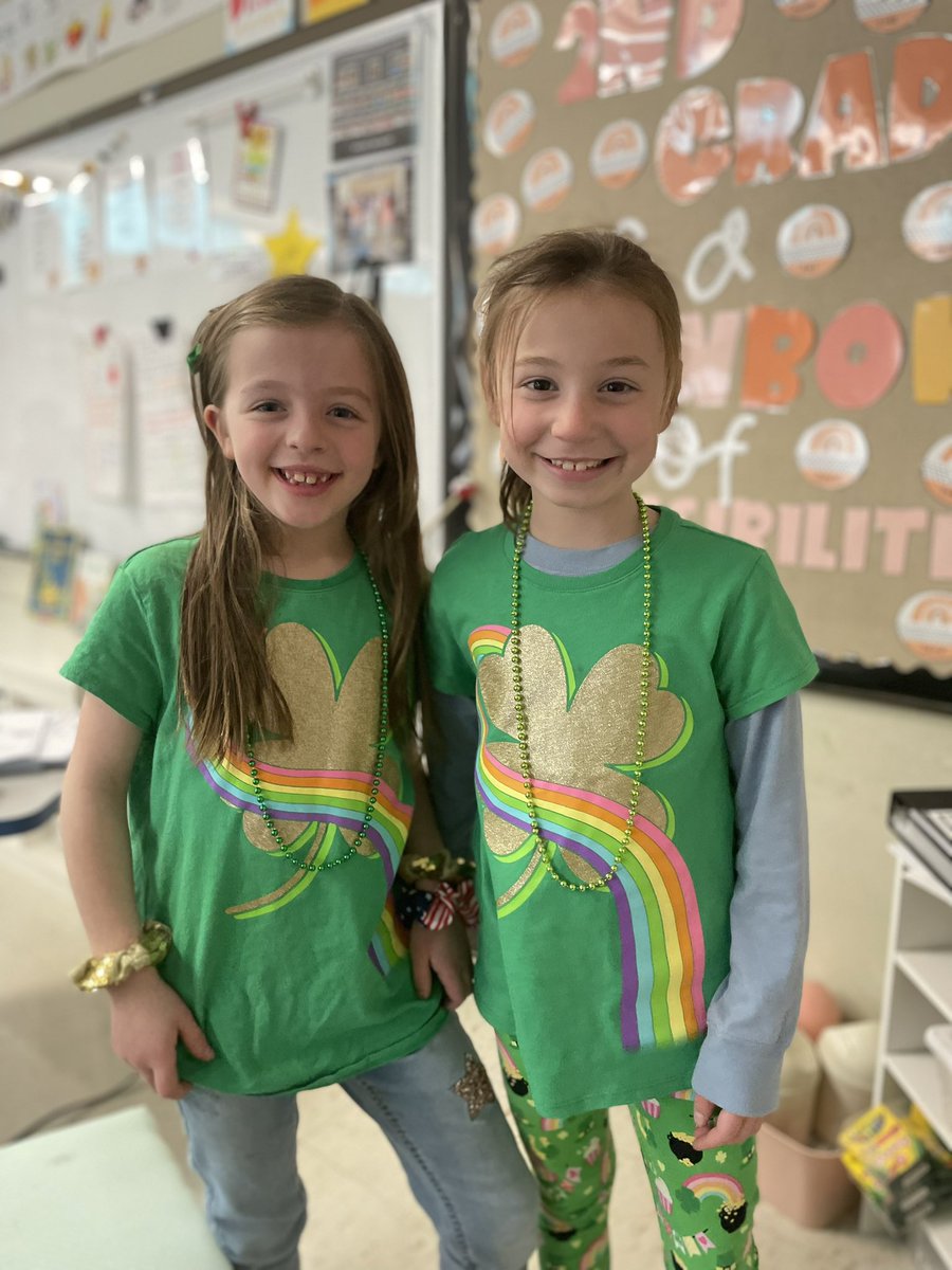 MissRomanoo's tweet photo. How lucky am I to get to spend St. Patrickβs Day with the cutest & silliest kids in town? #luckyteacher #secondgradefun πβοΈ https://t.co/TfTTPlUZxq