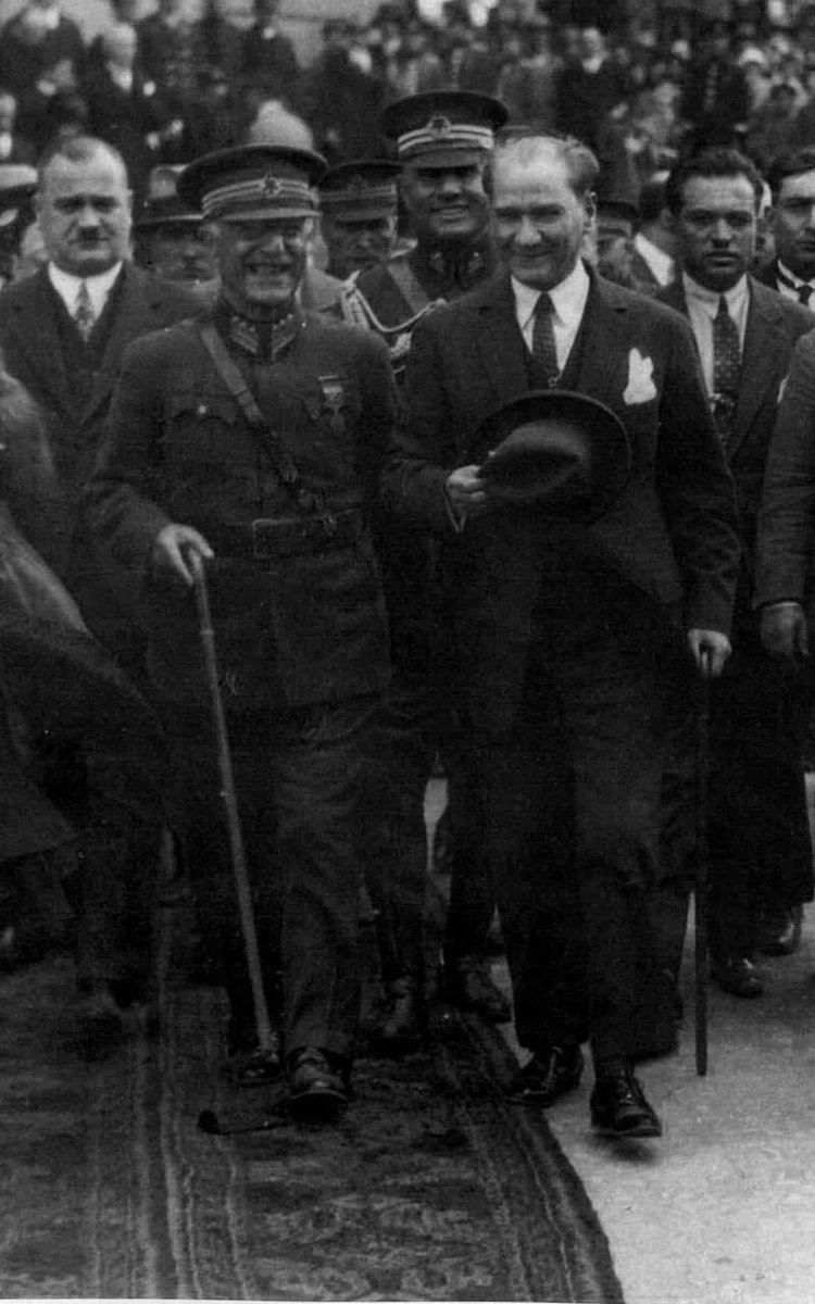 bysuleymantekir's tweet photo. Çanakkale’yi geçilmez kılan başta Cevat Paşa (Çobanlı) ve Mustafa Kemal Paşa (Atatürk) olmak üzere kahraman Türk neslini minnet ve rahmetle anıyorum.

Haydi bugün sen de gülümse…

#CanakkaleGecilmez https://t.co/h6OE9mY52Z