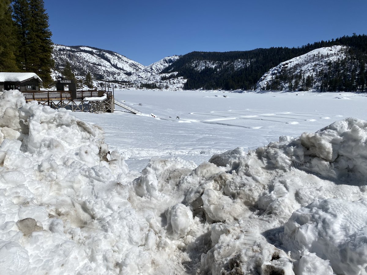 Stanislaus_NF's tweet photo. Update on Pinecrest Day Use! The three-bathroom buildings closest to the Marina are accessible. A handful of parking spots are available near the snack shack, but the main lots remain closed due to the snow load. https://t.co/irDMIdJQ3e