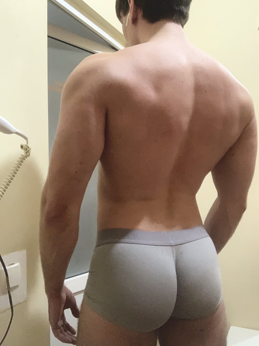 denechkin's tweet photo. rear view https://t.co/kVCOw7eUeq