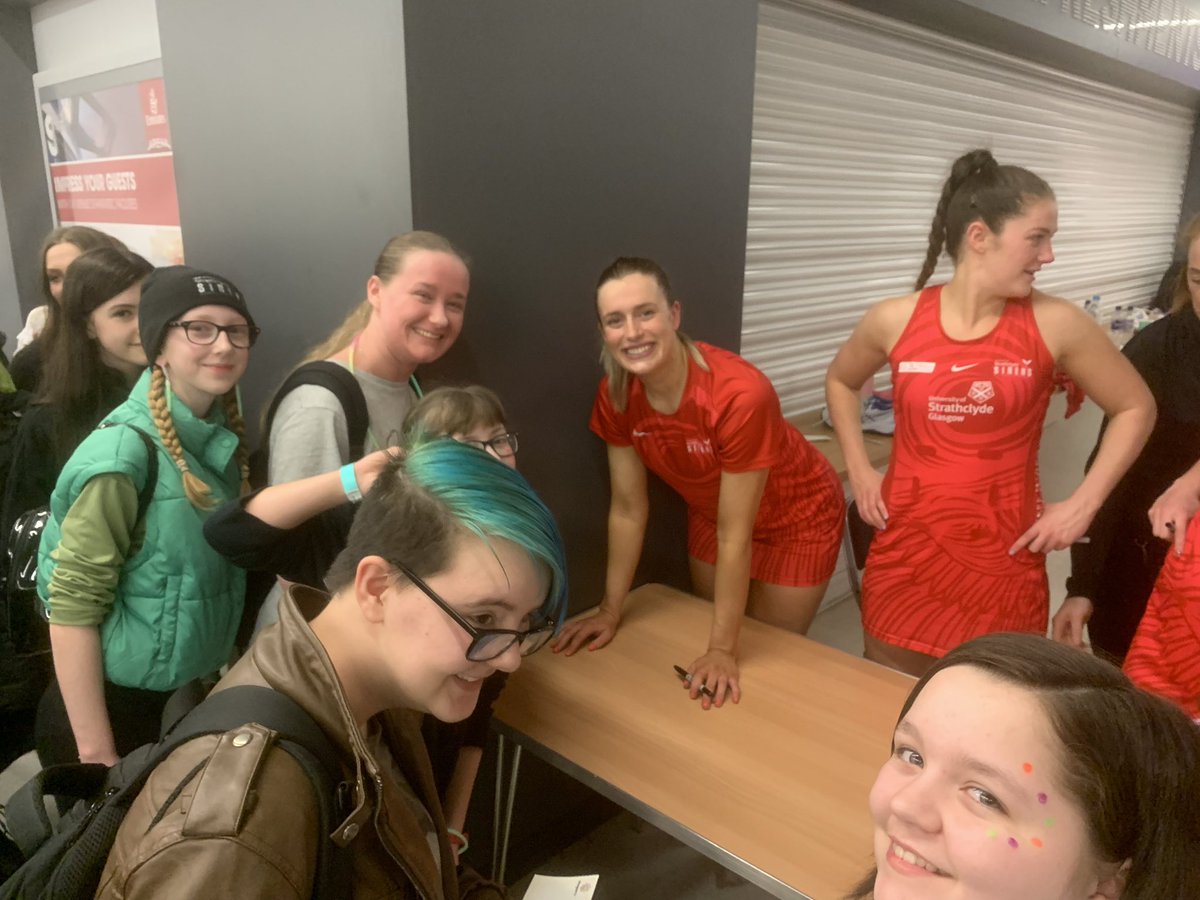 Great night @SirensNetball what a win! Lovely to see Abby at the Fan zone. Thanks to @NetballScotland for organising the tickets #GetSomeNet #themightyshotts @CalderheadHS @FutureFridayCHS @NLActiveSchools