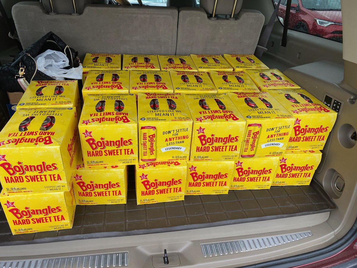 JimWhitehead23's tweet photo. We are about to find how Bojangles’ took their Legendary Sweet Tea to the next level!  #botime https://t.co/dyBpqe16w5