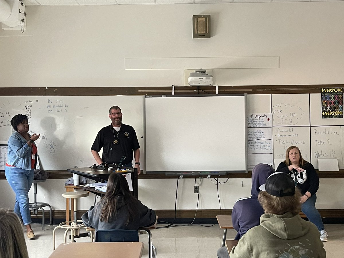 mmhwfu's tweet photo. Thanks to representatives from the Alamance County Sheriff’s Office and RHA for speaking to Mrs. Shaw’s class today!  Career Fridays are our favorites! #absscte #wwhs https://t.co/RXocSRs1Fj