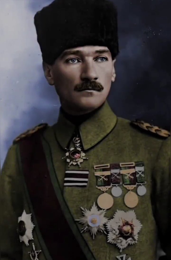 “Atasını tanımayan it peşinde gezer.”

Türkçülüğün Esasları