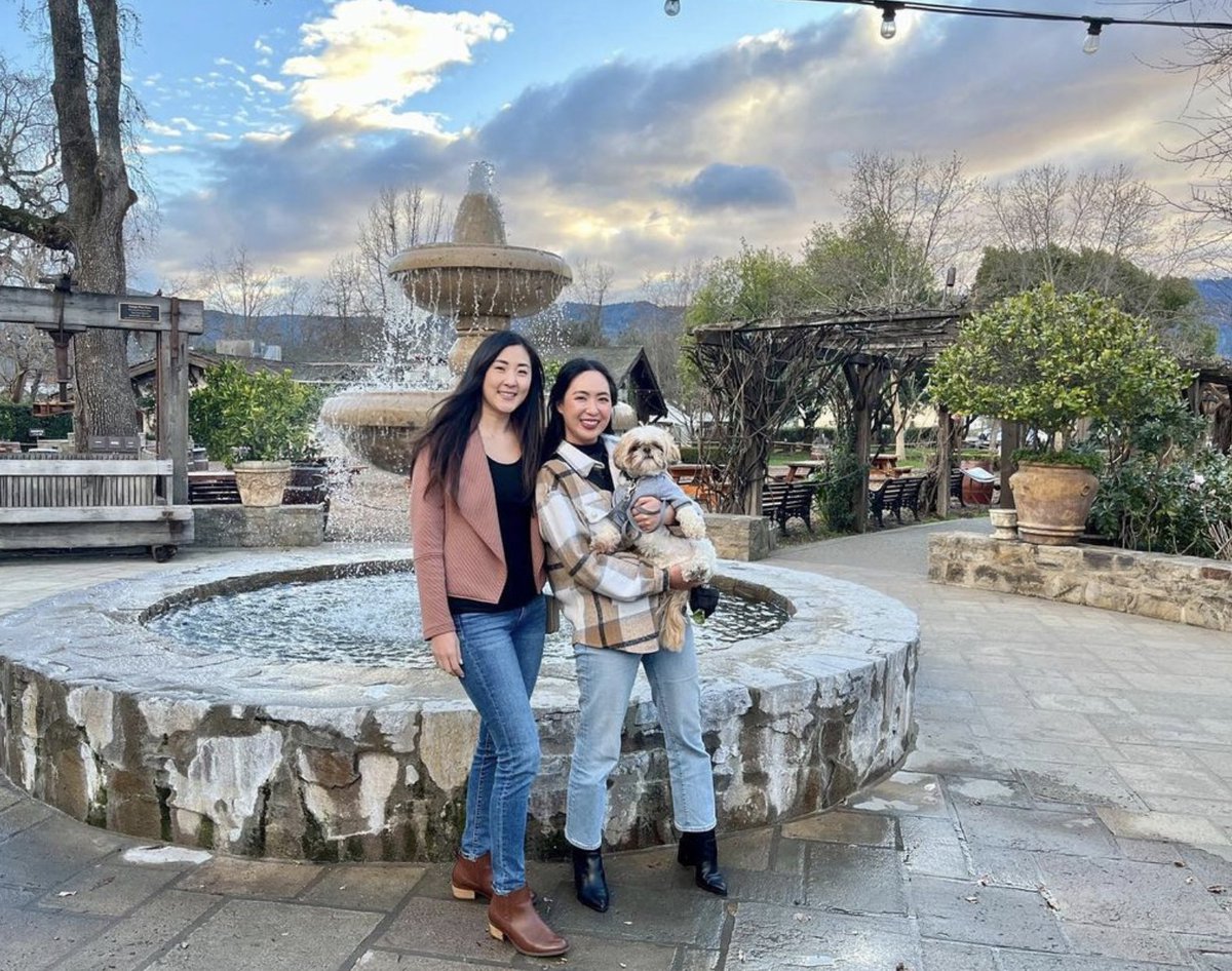 You can't have a true V. Sattui visit without your partners in wine!🍷🐾 

📸 via IG @elaineatkin_

bit.ly/3SLf9VL

#vsattui #visitvsattui #vsattuiwinery #vsattuiwines #sthelena #napavalley #winetasting #winecountry #wineandfood
