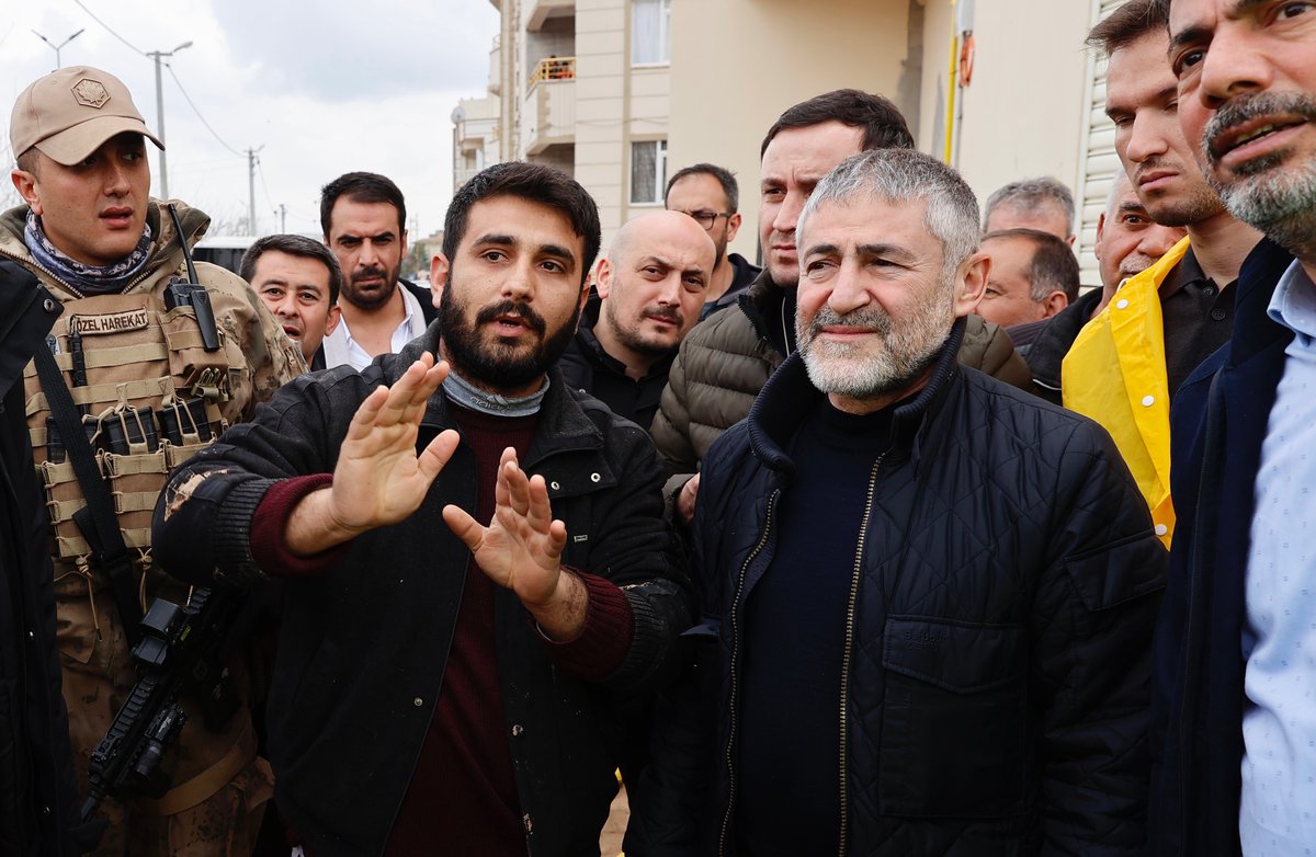 NureddinNebati's tweet photo. Şanlıurfa’mızın sel afetinden etkilenen mahallelerinde kıymetli hemşehrilerimizi dinlemeye, onların taleplerini almaya devam ediyoruz.

Devletimiz her zorlukla, her sorunla mücadele edebilecek güce ve azme sahiptir. Milletimizle tek yürek, tek bilek halinde, karşılaştığımız her sorunu aşmaya kesin kararlıyız.