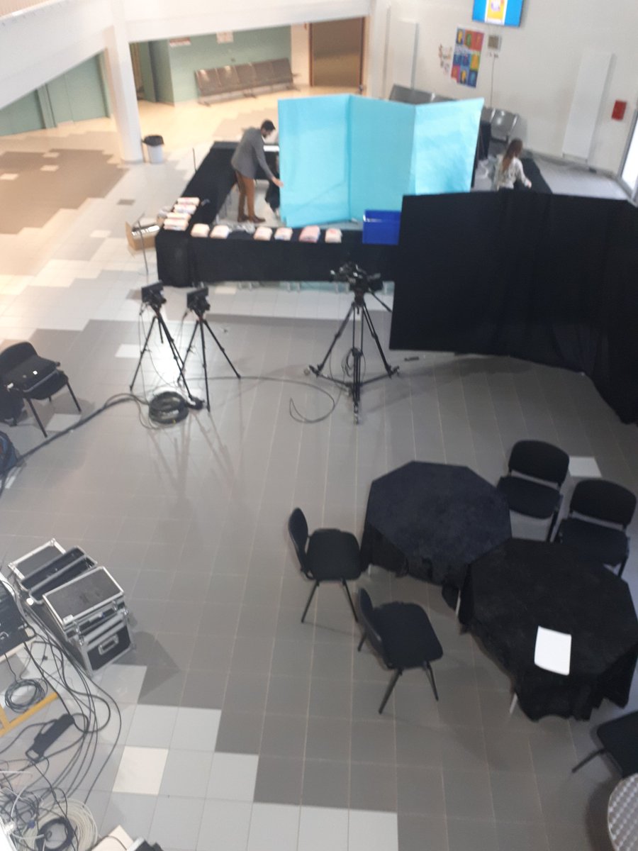 📣📣 PORTES OUVERTES AU LYCÉE LOUISE MICHEL DE GISORS LE SAMEDI 18 MARS DE 9H À 12H 📣📣 
Les élèves de T AGOrA sont en pleine installation pour vous accueillir dans les meilleures conditions demain matin. 
Merci à tous 🖐.