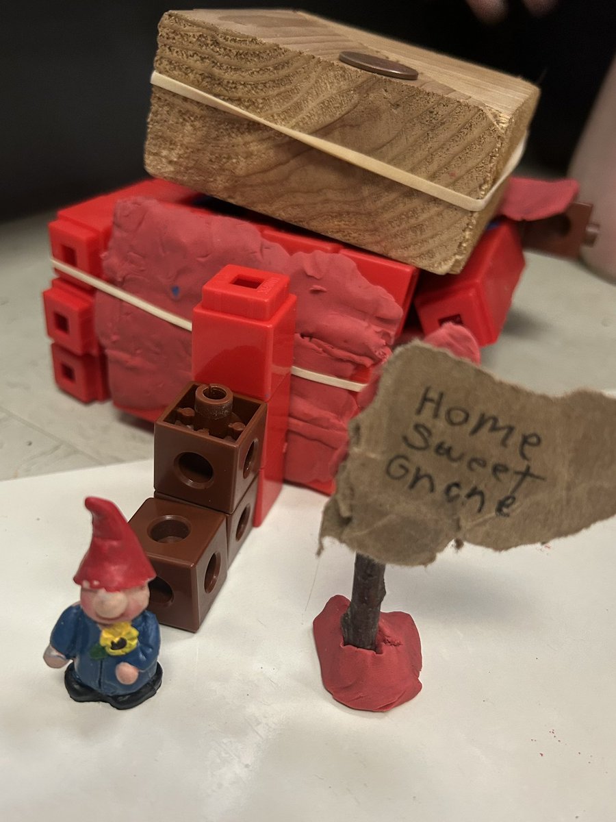 MrsSiegel2's tweet image. 2nd grade scientists use their knowledge of structures and properties of matter to design structures that will keep their Gnome safe from wind and rain! #tinyengineers #OneMorse @troyschools