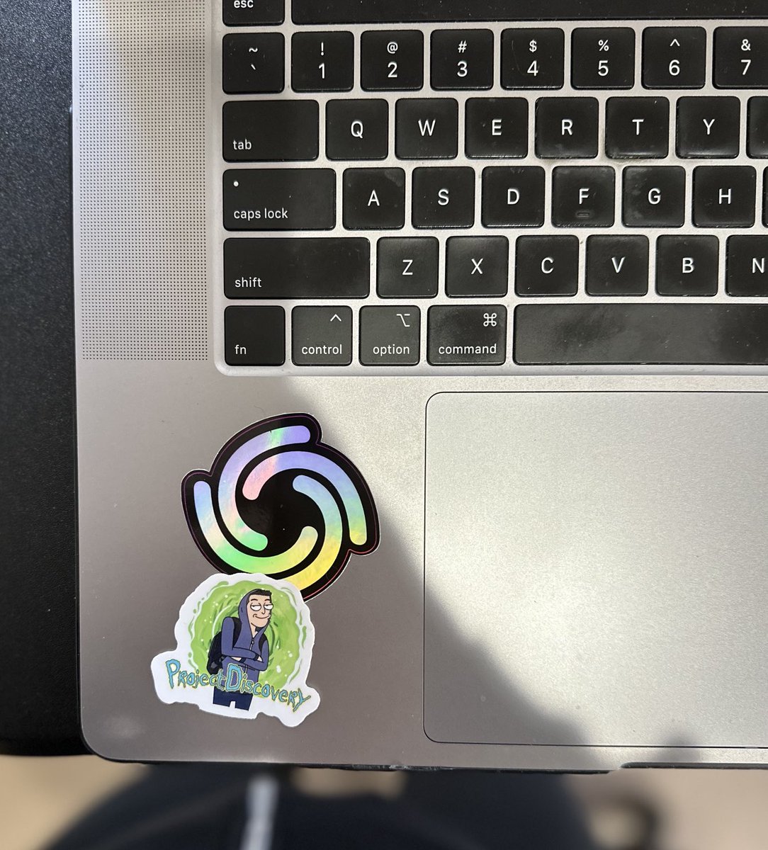 I got these cool stickers from ⁦⁦<a href="/pdiscoveryio/">ProjectDiscovery</a>⁩ yesterday. I really like the Rick and Morty + Mr Robot mashup sticker.