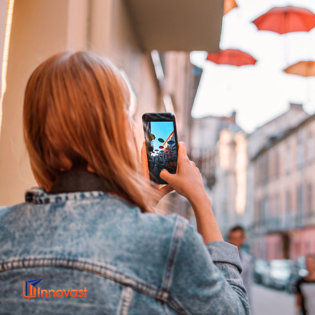InnovastLLC's tweet image. Here's a tip for taking great photos on your phone for social media: Use natural light: Natural light is usually the best light for taking photos. Try to take photos near a window or outside during the day for the best results.
#smartphonetips #socialmediatips #takegreatphotos