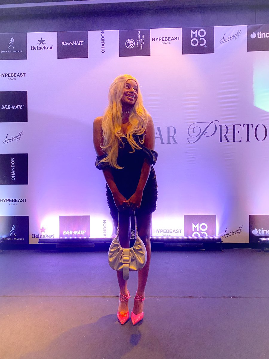 luanaprotazio's tweet photo. Jantar Preto by @wearemooc &amp; @hypebeastbr 🥂✨ https://t.co/E7rlIkb4qO