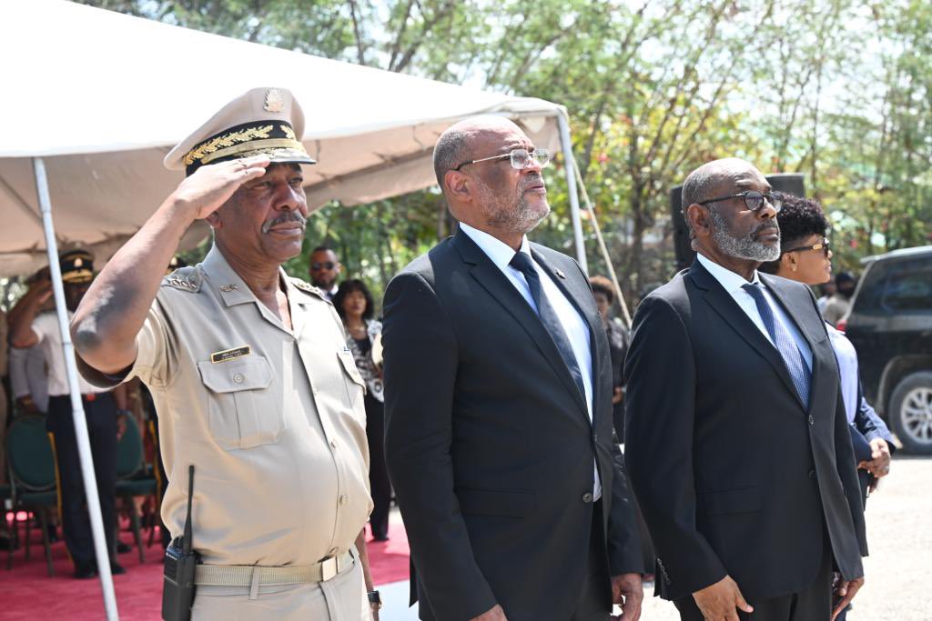 HotdropsLayer2's tweet image. Premye Minis @DrArielHenry, vizite 17 mas 2023 a Fòs Lame peyi Ayiti, pou di yo nan moman an, batay kont #ensekirite a tounen priyorite nimewo 1 yo. Epi gouvènman an gen entansyon mobilize tout fòs li pou retabli sekirite nan peyi a.
@centrealaune