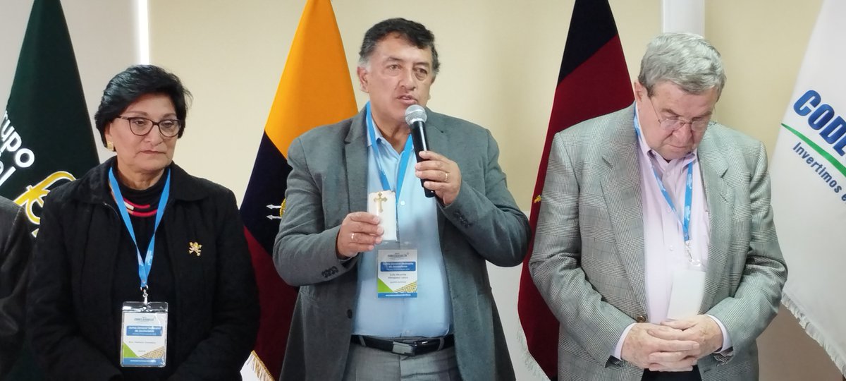 FEPPnacional's tweet photo. 𝗜𝗡𝗩𝗘𝗥𝗧𝗜𝗥 𝗘𝗡 𝗛𝗨𝗠𝗔𝗡𝗜𝗗𝗔𝗗 𝗕𝗥𝗜𝗡𝗗𝗔 𝗦𝗢𝗟𝗩𝗘𝗡𝗖𝗜𝗔 𝗔  𝗖𝗢𝗗𝗘𝗦𝗔𝗥𝗥𝗢𝗟𝗟𝗢
Con 89 asistentes y 192 conectados virtualmente, inició #JuntaAccionistas @BanCodesarrollo El informe del Directorio 2022 #BepiTonello fue aprobado con aplausos y sonrisas #Quito https://t.co/wnWahxcCXO