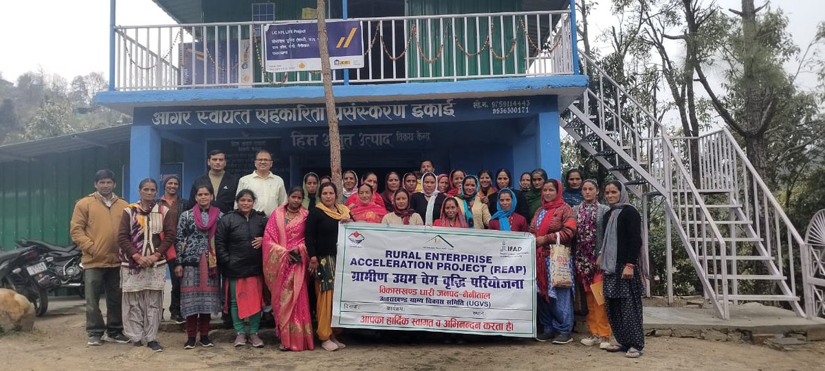 pandeyarchit23's tweet photo. Today field visit block Dhari and meeting with Devbhoomi CLF, ABDO. NRLM and block level REAP staff planning all over project activities. ( REAP ) Nainital @basava_ias @nitikakh22 @REAPNainital @REAPUttarakhand @CdoNainital https://t.co/UW9gPbX2iw