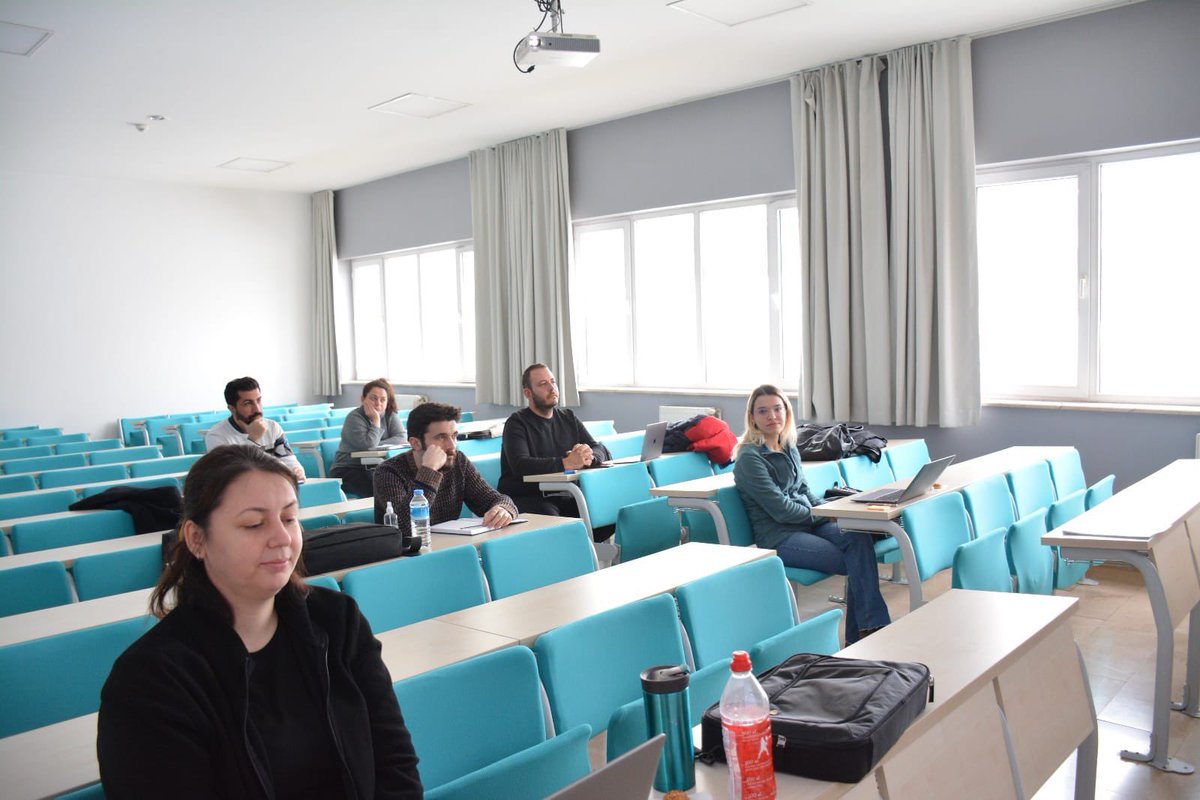 arsemakademi's tweet photo. Prof.Dr. Semra GÜNAY hocamız tarafından verilen TÜBİTAK 3005 Sosyal ve Beşeri Bilimlerde Yenilikçi Çözümler Araştırma Projeleri eğitimimizden kareler.

@murat_guven07 @SEMRAGNAYAKTA1 @Zekeriya_YILDRM @SelmanCileson 
#arsem #arsemakademi #tübitak #proje #anadoluüniversitesi https://t.co/wEJOYH5b3H
