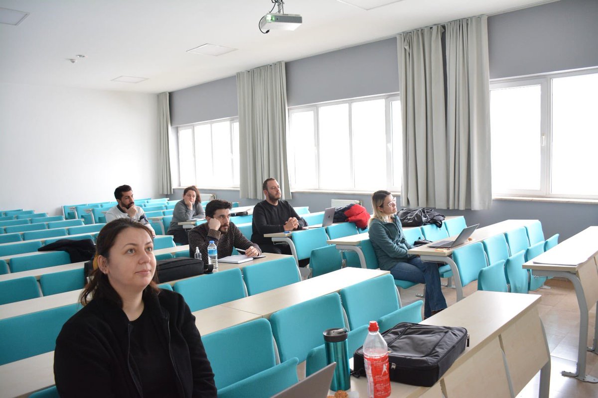 arsemakademi's tweet photo. Prof.Dr. Semra GÜNAY hocamız tarafından verilen TÜBİTAK 3005 Sosyal ve Beşeri Bilimlerde Yenilikçi Çözümler Araştırma Projeleri eğitimimizden kareler.

@murat_guven07 @SEMRAGNAYAKTA1 @Zekeriya_YILDRM @SelmanCileson 
#arsem #arsemakademi #tübitak #proje #anadoluüniversitesi https://t.co/wEJOYH5b3H