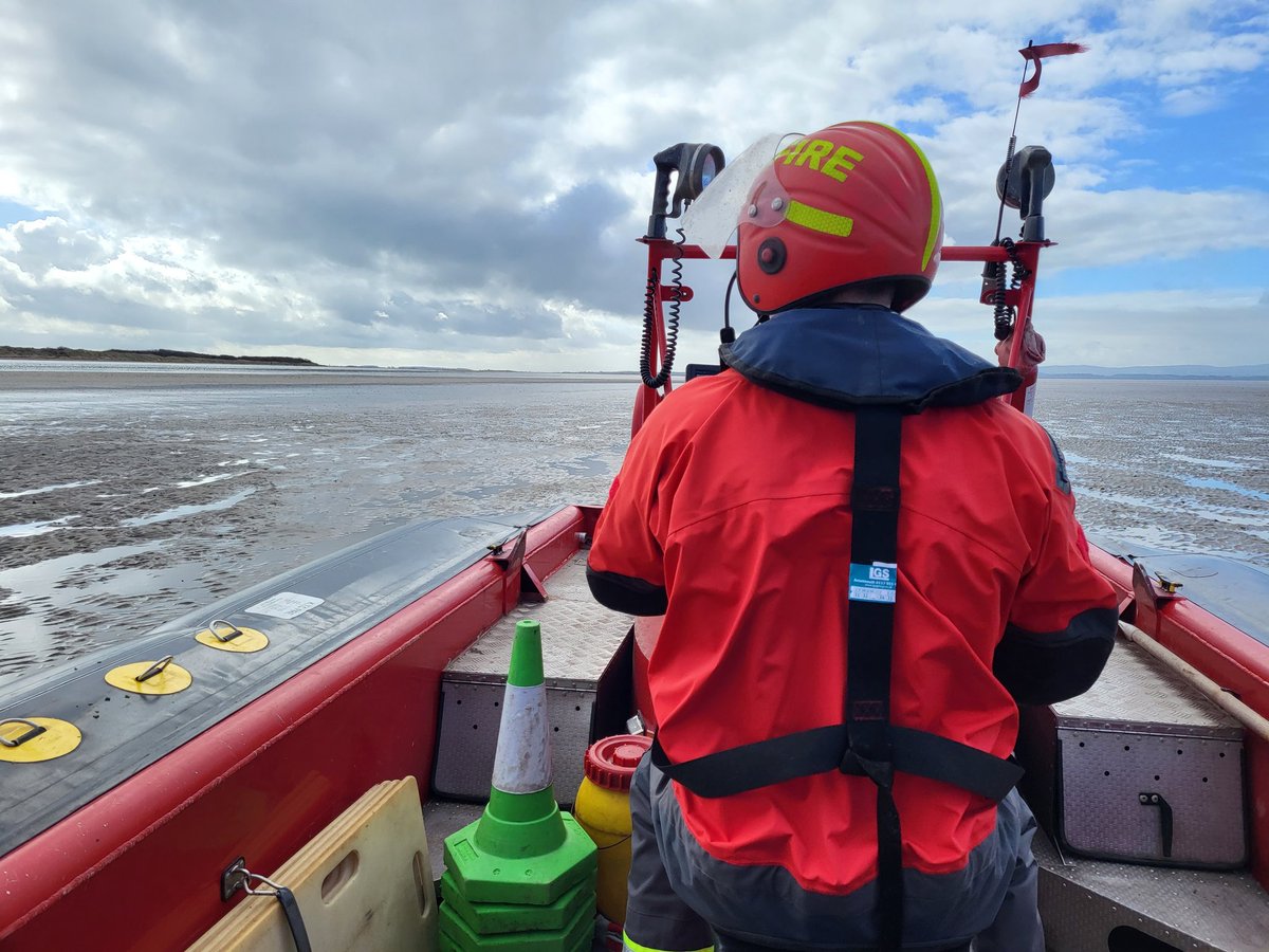 Red watch have spent our days training on the hovercraft. Did you spot us at the beach?
#notjustfires