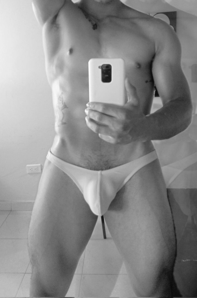 amicsvoyeurs's tweet photo. Buscamos MASAJISTAS para fiesta de CAMISETAS MOJADAS del 30 de marzo

Se postulan en respuesta a este trino o por mensaje enviando:

🖼️Frente (cuello a rodillas) CON y SIN boxers
🖼️Espalda (cuello a rodillas) CON y SIN boxers

Foto de @RandyHopper_ masajista anterior. https://t.co/7WUvPBtG0I