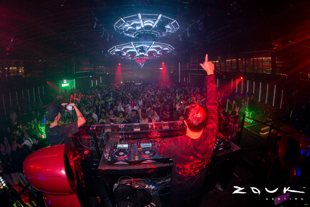 totalvisiontal's tweet photo. ๐ฒ๐พ #Malaysia! Photos from @MarkusSchulz at #ZoukGenting! @RW_Genting #zouk #zoukclub #zoukgroup https://t.co/dhSLcTGuPT
