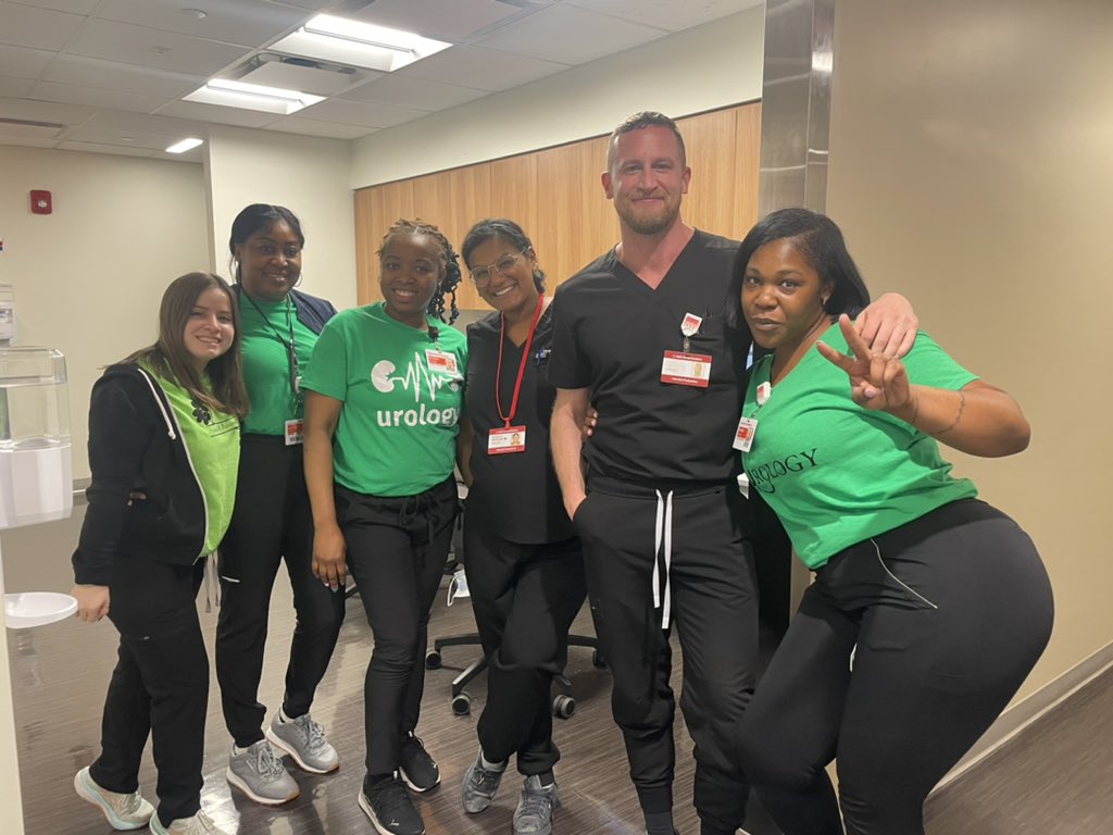 Find a squad that puts your name on the back of their St. Patrick’s Day shirt … it’s how we do it @WCMUrology Brooklyn #BrooklynBest #StreamTeam #BestTeamEver @nyphospital @nym_hospital