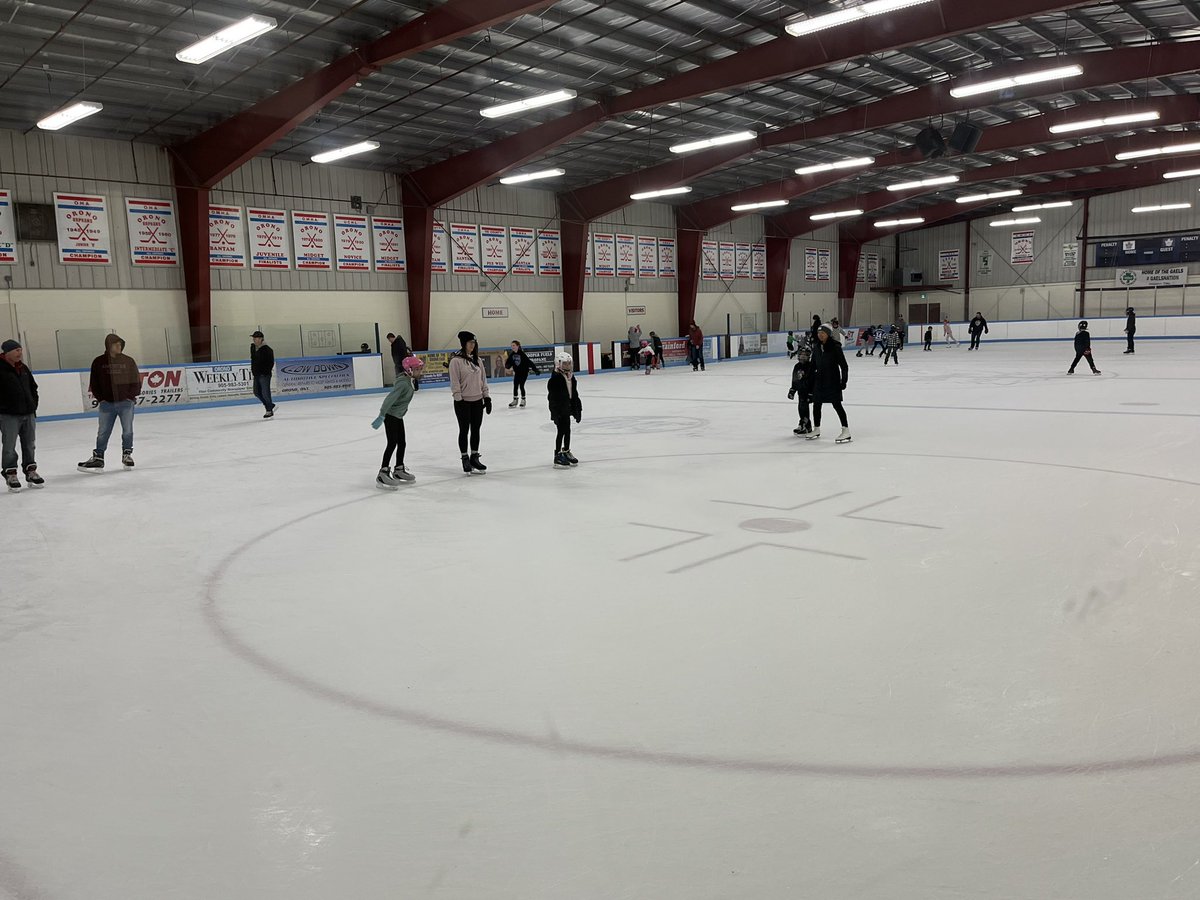 OronoArena's tweet photo. Lots of people took part in our last March Break skate here at the arena!  

Thank you @OronoAAA board for the ice!

Our last two Sunday public skates will be March 19th &amp; 26th. 

Just a reminder that Sunday public skating is $5 cash only. The canteen will be open &amp; takes debit. https://t.co/oaNXaR541b