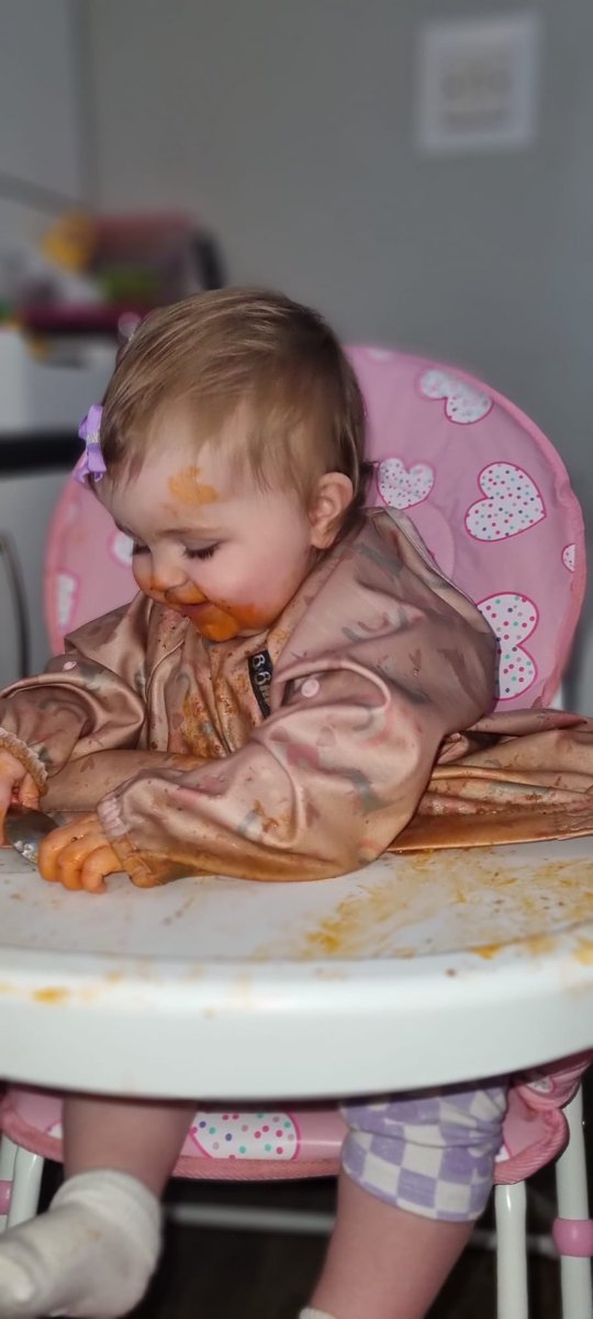 Fiona15144625's tweet photo. Oor wee Pixie looooves her grub 
🤣🤣🤣🤣🤣🤣 ❤
@GarryRice31 
@garrytowell1 @TraceyTowell2 https://t.co/fWbopmldZH