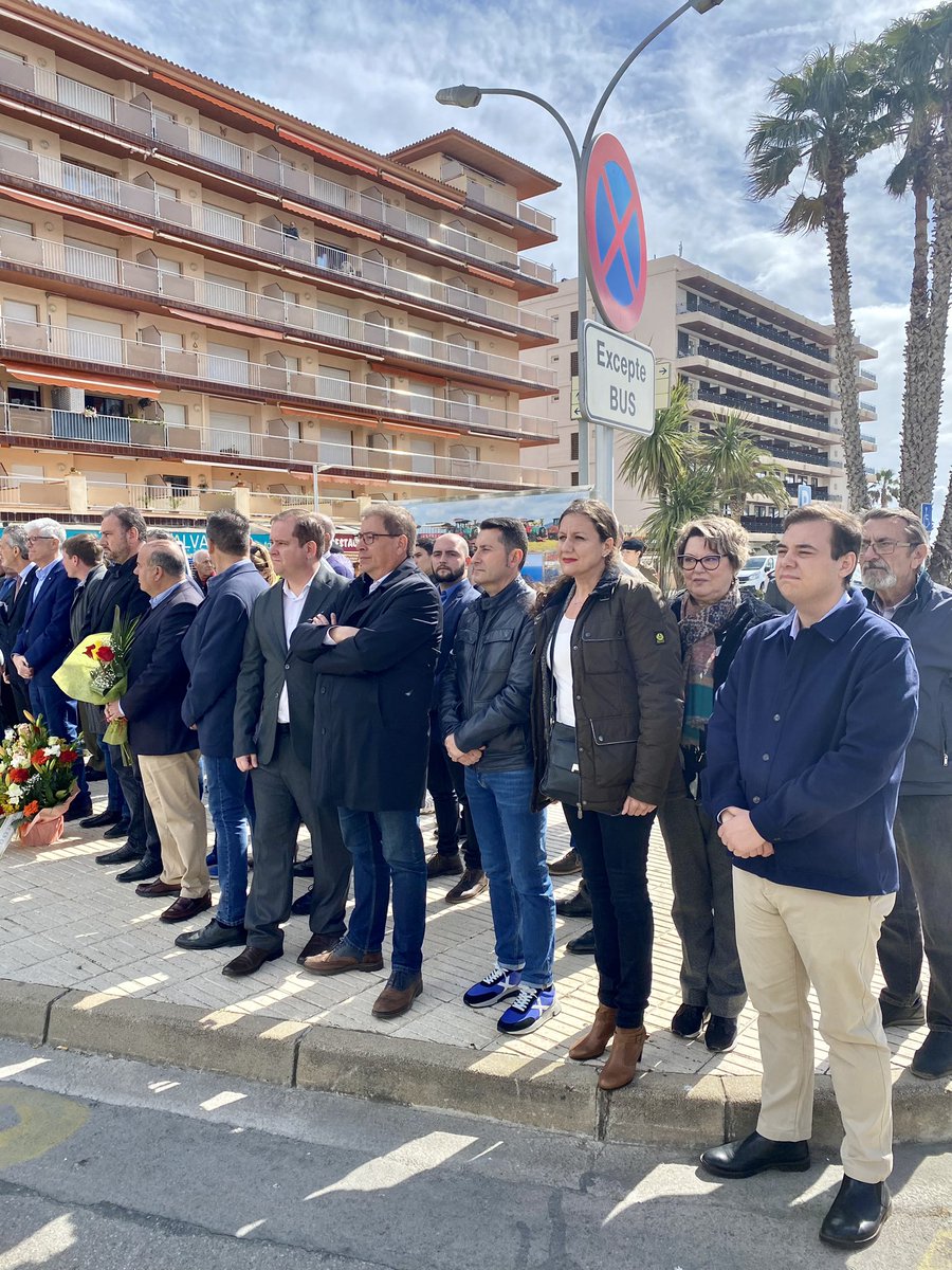 PPC_Girona's tweet photo. 22 anys després, el @PPC_Girona continua sense oblidar el Mosso d’Esquadra Santos Santamaría, assassinat per ETA el 17 de març de 2001. https://t.co/CzeE9sKYef