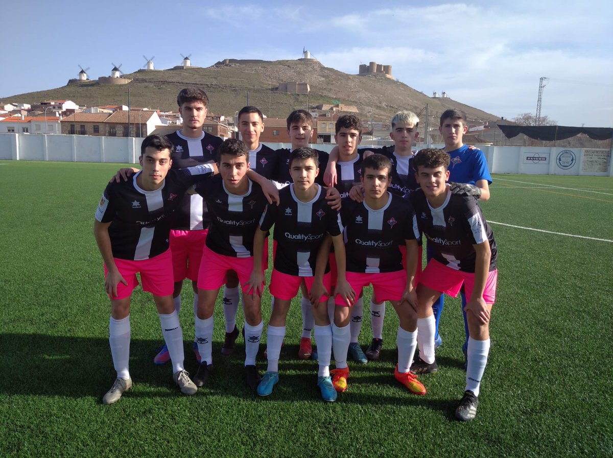 cdbcriptanense's tweet photo. 🗣Equipo juvenil jornada2️⃣6️⃣
🆚C.F. Villafranca
📆Domingo 19 de Marzo
🕘12:00
🏟Agustin De La Fuente
📍Campo de Criptana
.
#LaUnionHaceLaFuerza 💪🏻
.
#JuntosPorUnSentimiento 🖤
. 
⚫⚪ 1,2,3 UNIÓN ⚫️⚪️
. 
#cdbcriptanense #unión #criptanense #primerapreferente #fútbol https://t.co/DV0s3NxD06