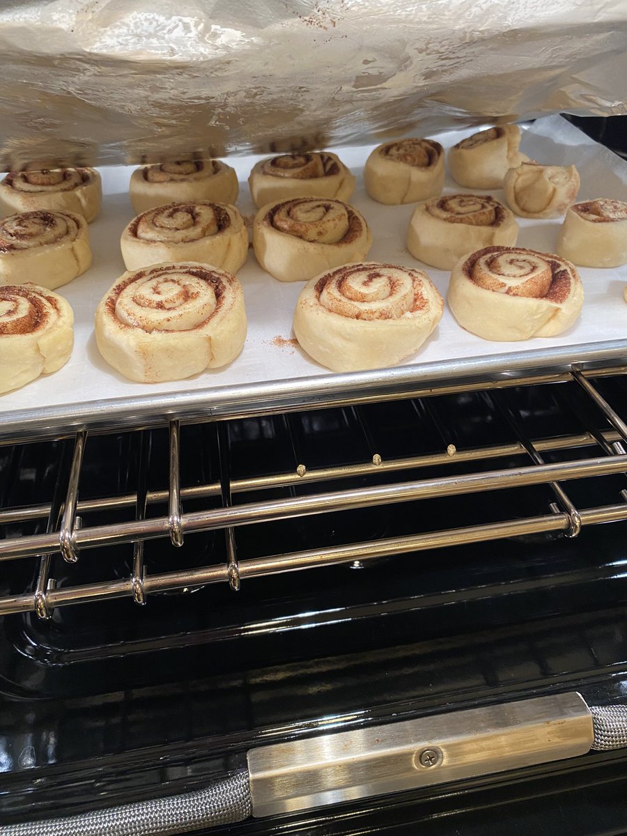 MissMoni_Divine's tweet image. Most of my chosen spare time is spent in the kitchen. It’s my zen. 
I’ll be posting my therapy sessions ⭐️
#GetInTheKitchen