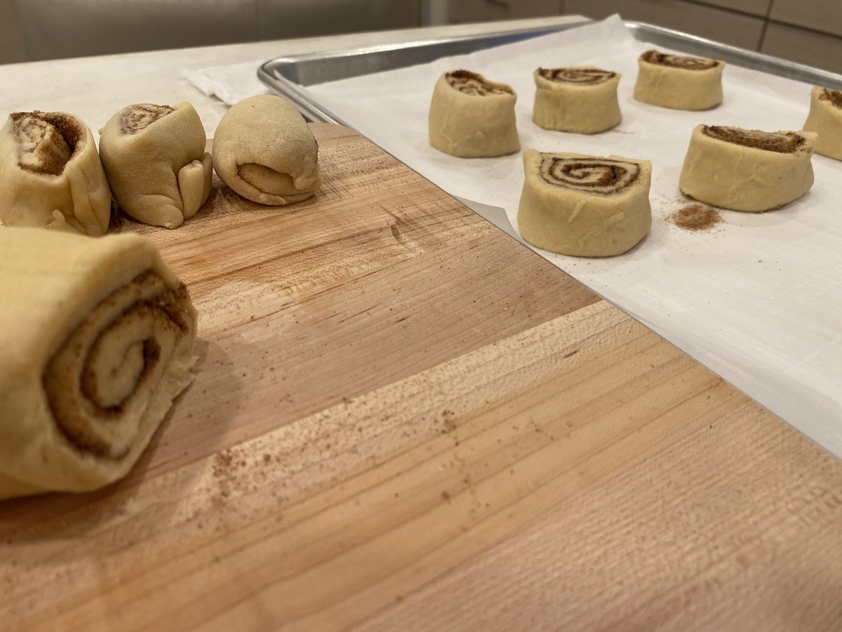 MissMoni_Divine's tweet image. Most of my chosen spare time is spent in the kitchen. It’s my zen. 
I’ll be posting my therapy sessions ⭐️
#GetInTheKitchen