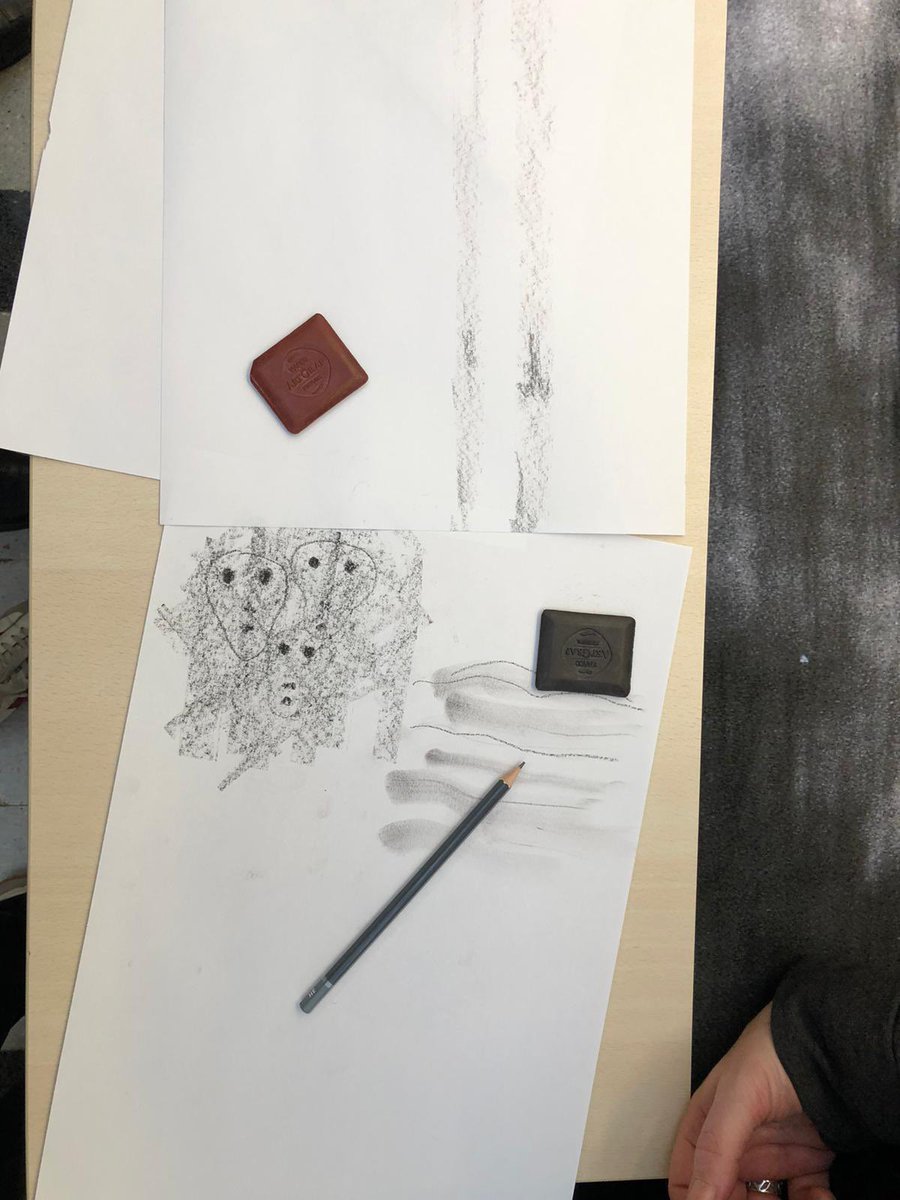 🟣Experiències filosòfiques i de vida a La Dionisíaca #LaDionisiaca Taller de silenci, xerrades,  arpilleres de Sant Roc... i encara queden moltes activitats fins a la 1h @LletresUAB T'ho perdràs? 👉 webs.uab.cat/projectemencio…