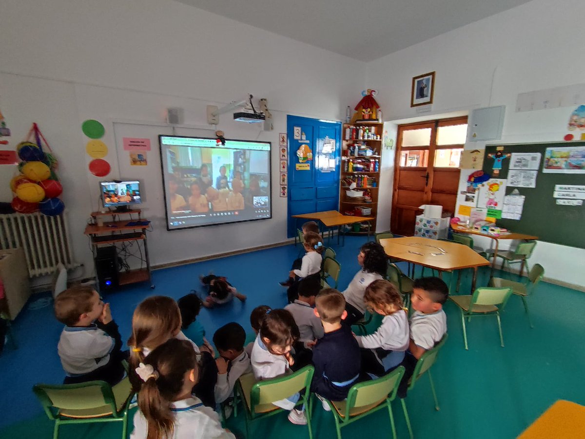 SAFAICET's tweet photo. Nuestros peques de Infantil de 3 años también tuvieron ayer #AulasConectadas y conocieron a los niños del cole de @safavillaca. 😍😍
#SemanaIgnaciana23 #PastoralSAFAICET #GenteEsperanzada
#AtréveteADescubrirLaIglesia #YoConSAFA @fundacionsafa @educsi @JesuitasESP @LdeFsj https://t.co/llJiRESXZ8