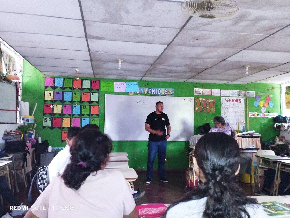 Luis21satoshi's tweet photo. #BitcoinGira Seguimos la educación financiera a nivel nacional y Usulutan es el departamento donde más Educación Financiera Bitcoin se está compartiendo. Increíble la respuesta que estamos teniendo. Somos @MyfirstBitcoin_ gracias por la oportunidad @pilamaHT y @jdennehy_writes https://t.co/ARQP0vbhco