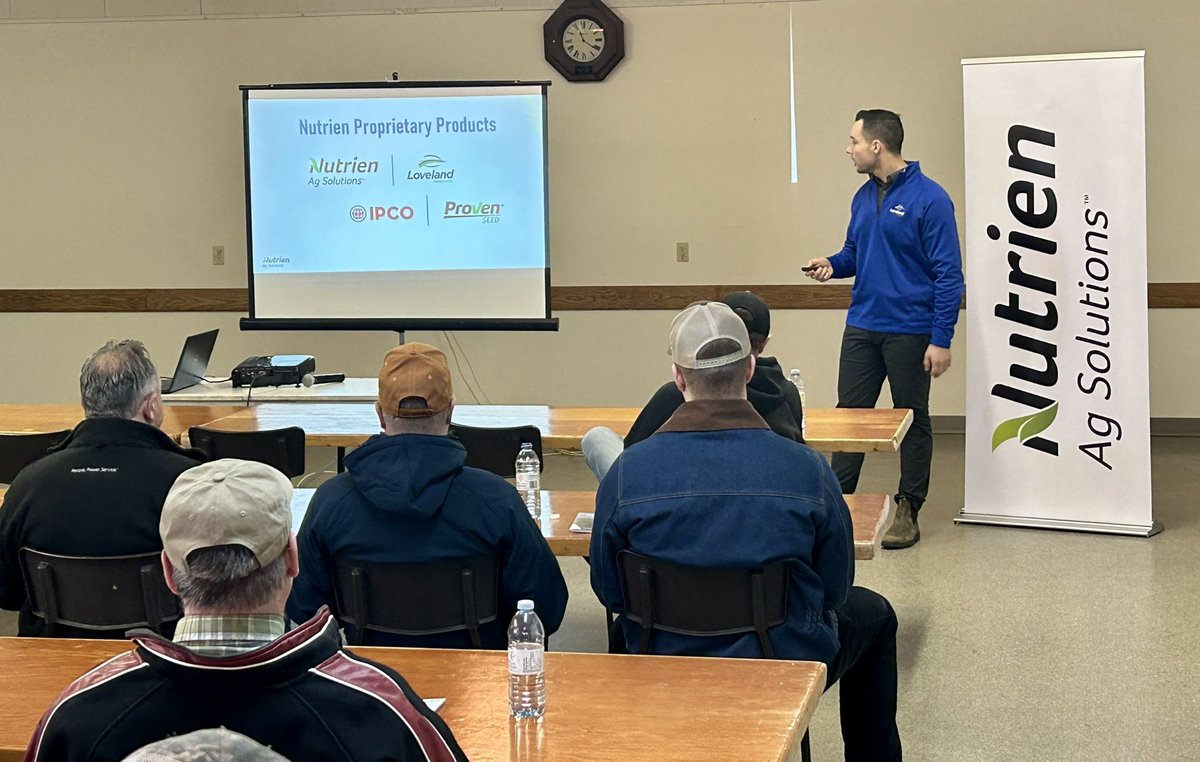 NutrienAg_NSK's tweet photo. @Jeremy_Lacroix1 leading our great customers at Ethelton SK through @ProvenSeed and @NutrienAgCda proprietary products.  #smalltownhallsarethebest https://t.co/icsvmph20K