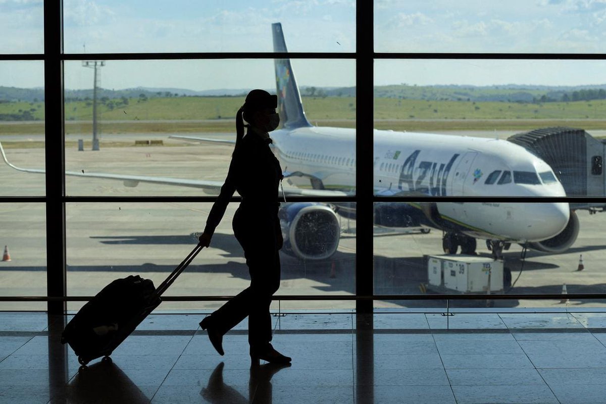 updatecharts's tweet photo. 🚨 ATENÇÃO: Somente estudantes do FIES poderão se beneficiar das passagens aéreas por R$ 200, afirma Governo Lula. https://t.co/pkhpRqGEKY