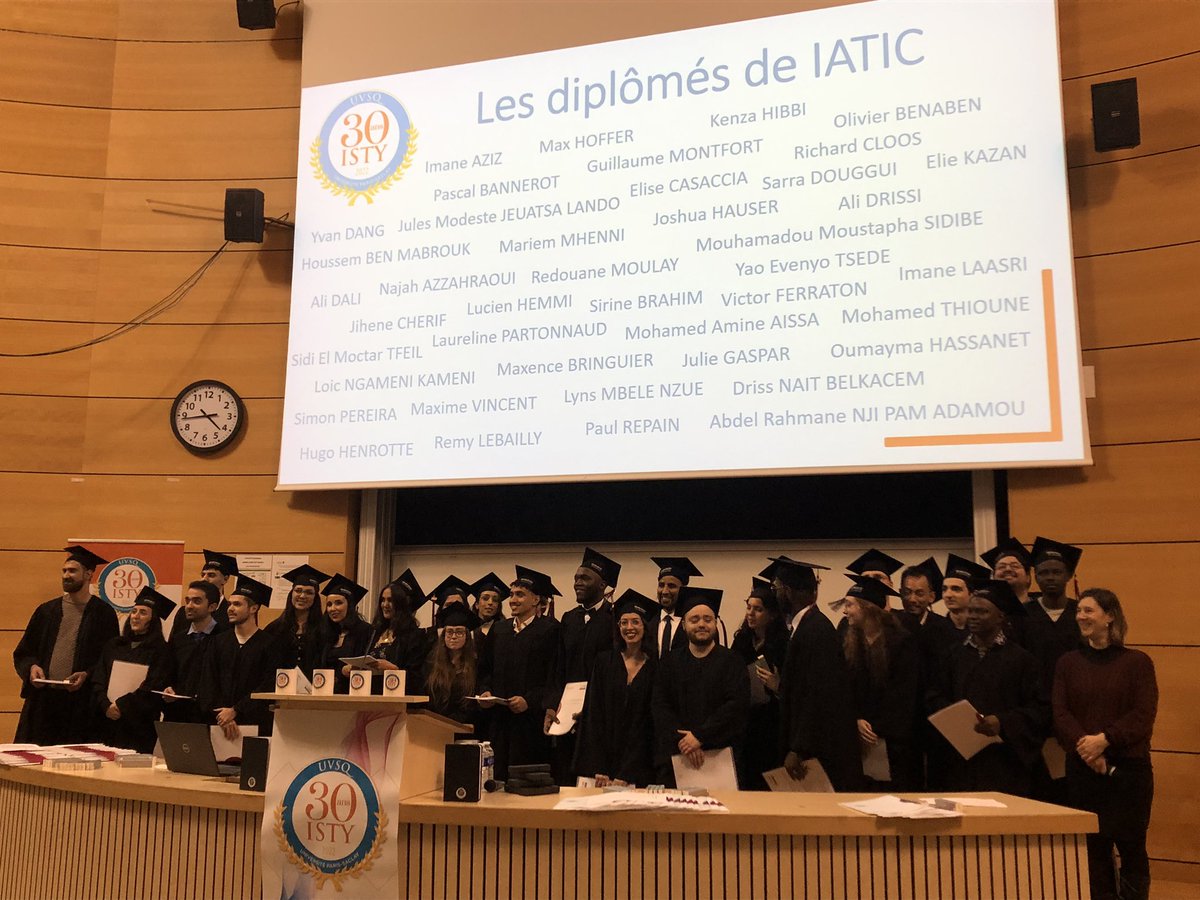 Remise de diplômes de l’ISTY sponsorisé par @Jalios et Oxyane.