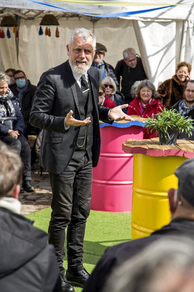 ⏰Pierre Haski, Brigitte Giraud, Philippe Curval, Véronique Ovaldé, Odile Vuillemin... Tic tac, tic tac... Le programme arrive bientôt. RDV mardi sur lelivreametz.com pour découvrir la programmation! On a hâte de vous retrouver du 14 au 16 avril!🎉🥳📚 📷 © Fabien Darley