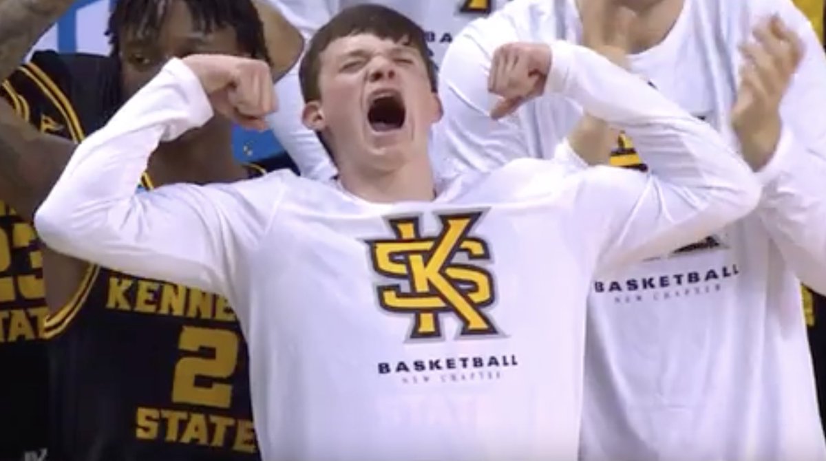CBSSports's tweet photo. Kennesaw State is FEELING it https://t.co/65ZftN3lZ8