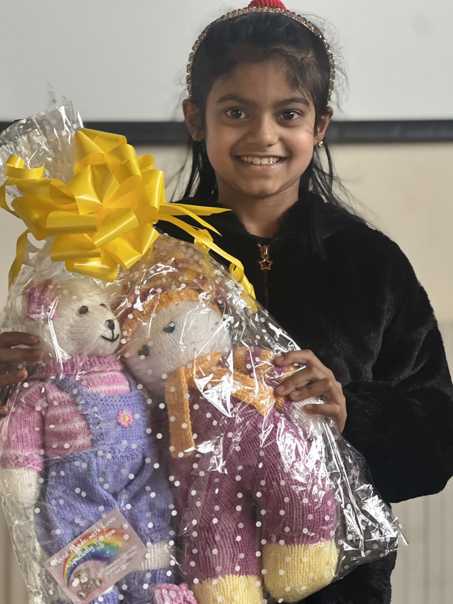 sthelensp's tweet image. Huge thank you to Swansea Bay Community Knitters for their generous donation to our school raffle, our winner was delighted #Sthpcelebrate #sthphwell #localcauses #kindnessincommunity