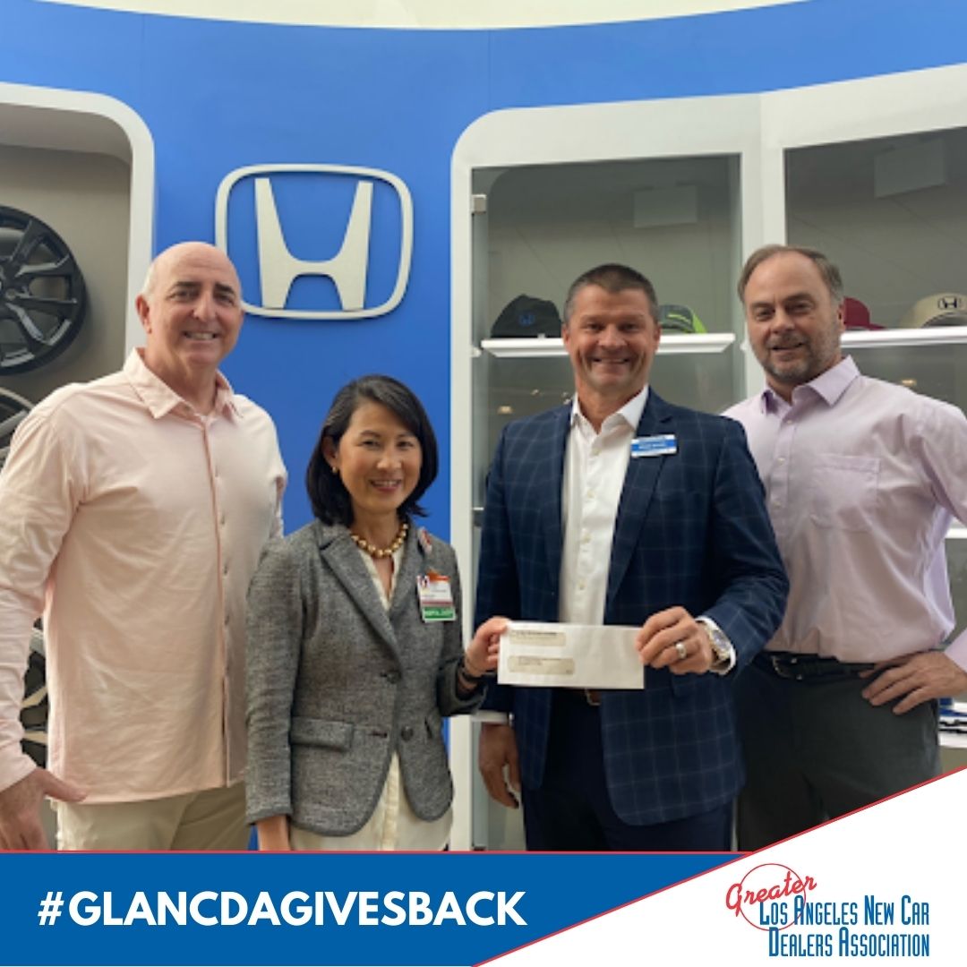 GLANCDA's tweet image. The @dignityhealth California Hospital Medical Center Foundation received a $10k donation from GLANCDA. Located in the heart of Downtown LA, this medical center is a nonprofit teaching hospital providing compassionate care for over 130 yrs to residents of LA. #GLANCDAGivesBack